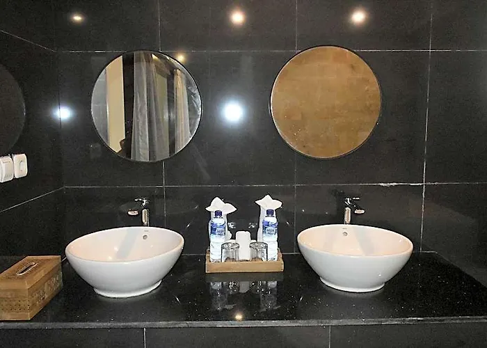 فندق Kelusa 4*